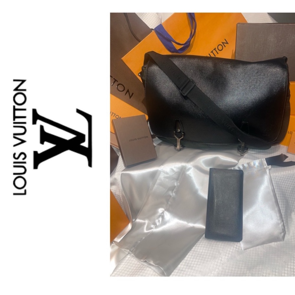 Louis Vuitton Tiaga Dersou Green M30162 Crossbody bag & Wallet